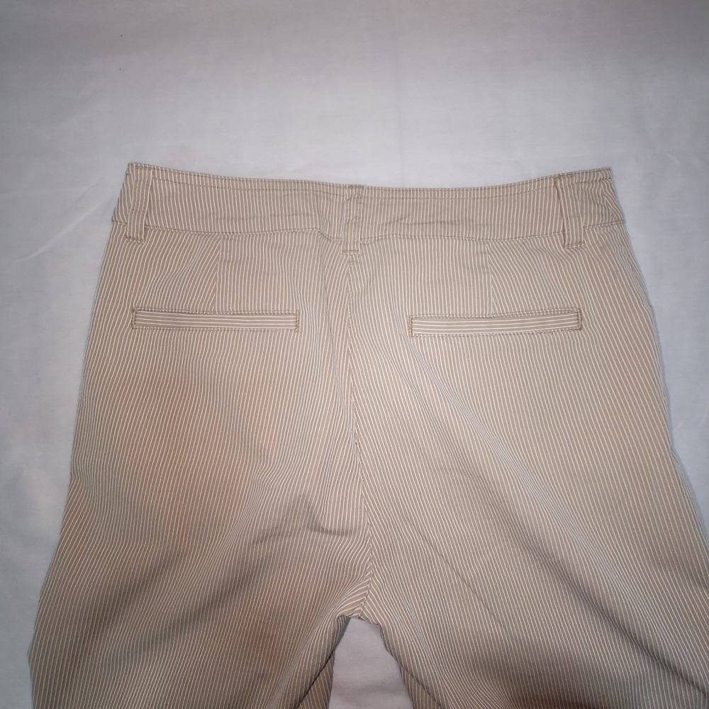 Jones New York Stretch Tan & White Seersucker Cropped Women's Pants Size 4 - Picture 4 of 10